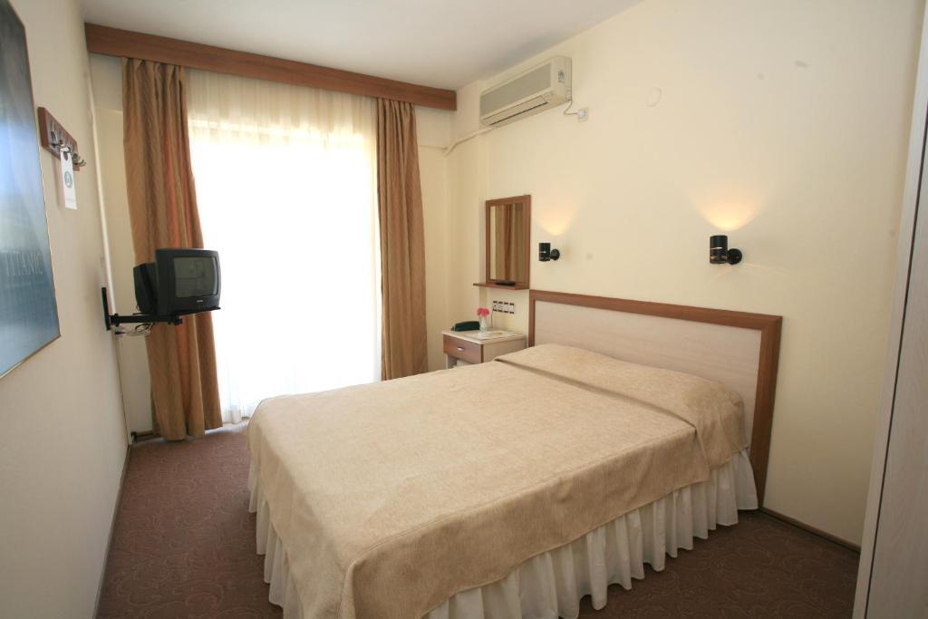 Saturn Hotel كوشاداسيه الغرفة الصورة
