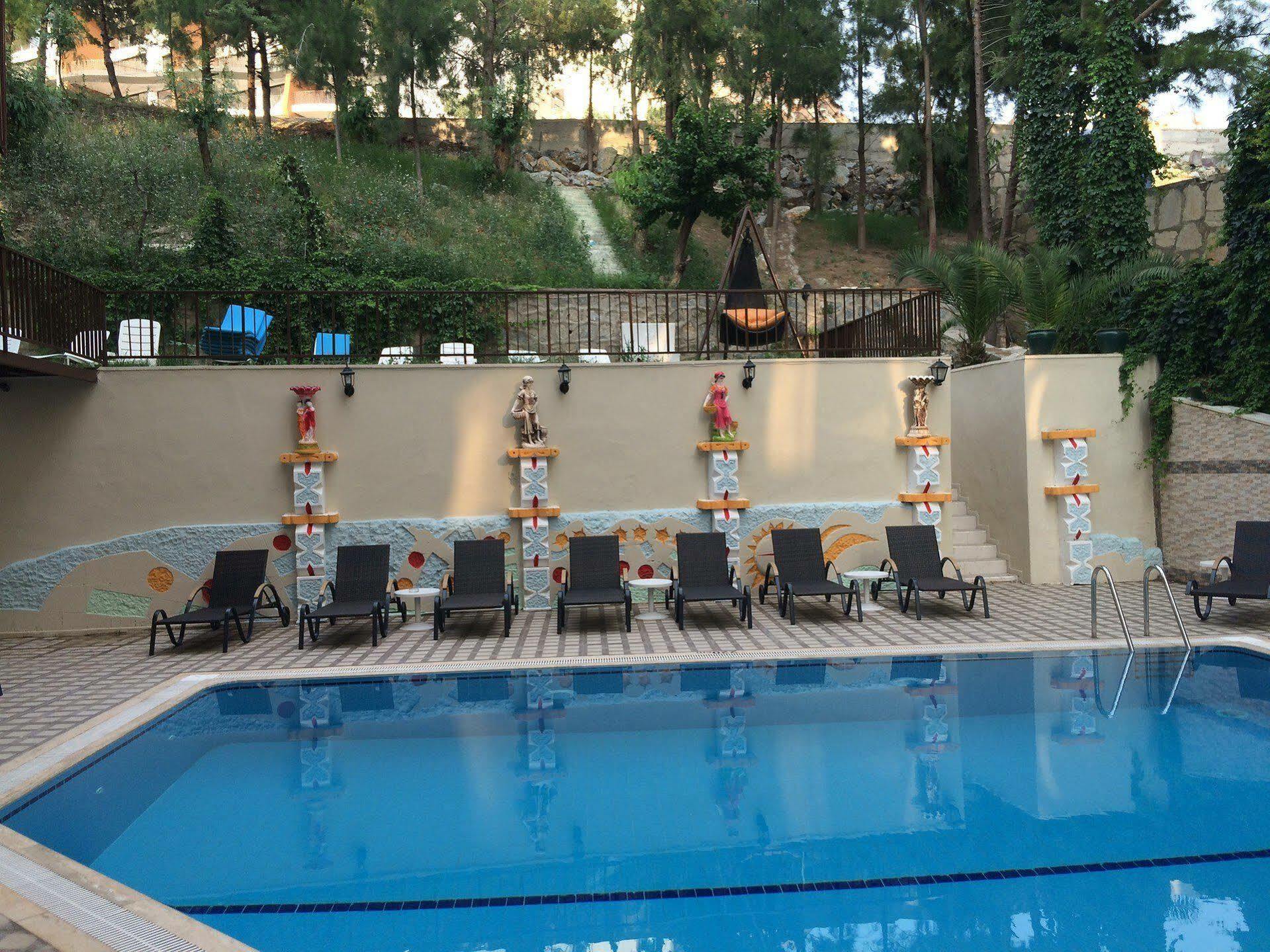 Saturn Hotel كوشاداسيه المظهر الخارجي الصورة