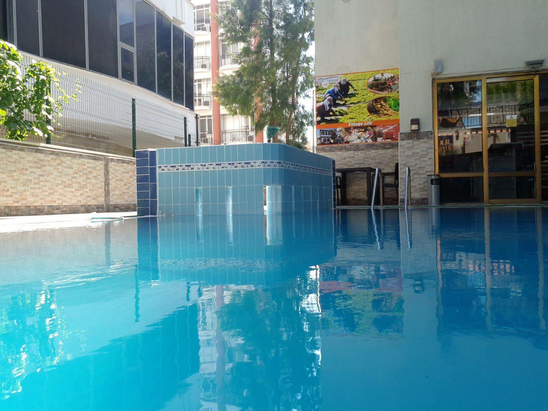 Saturn Hotel كوشاداسيه المظهر الخارجي الصورة
