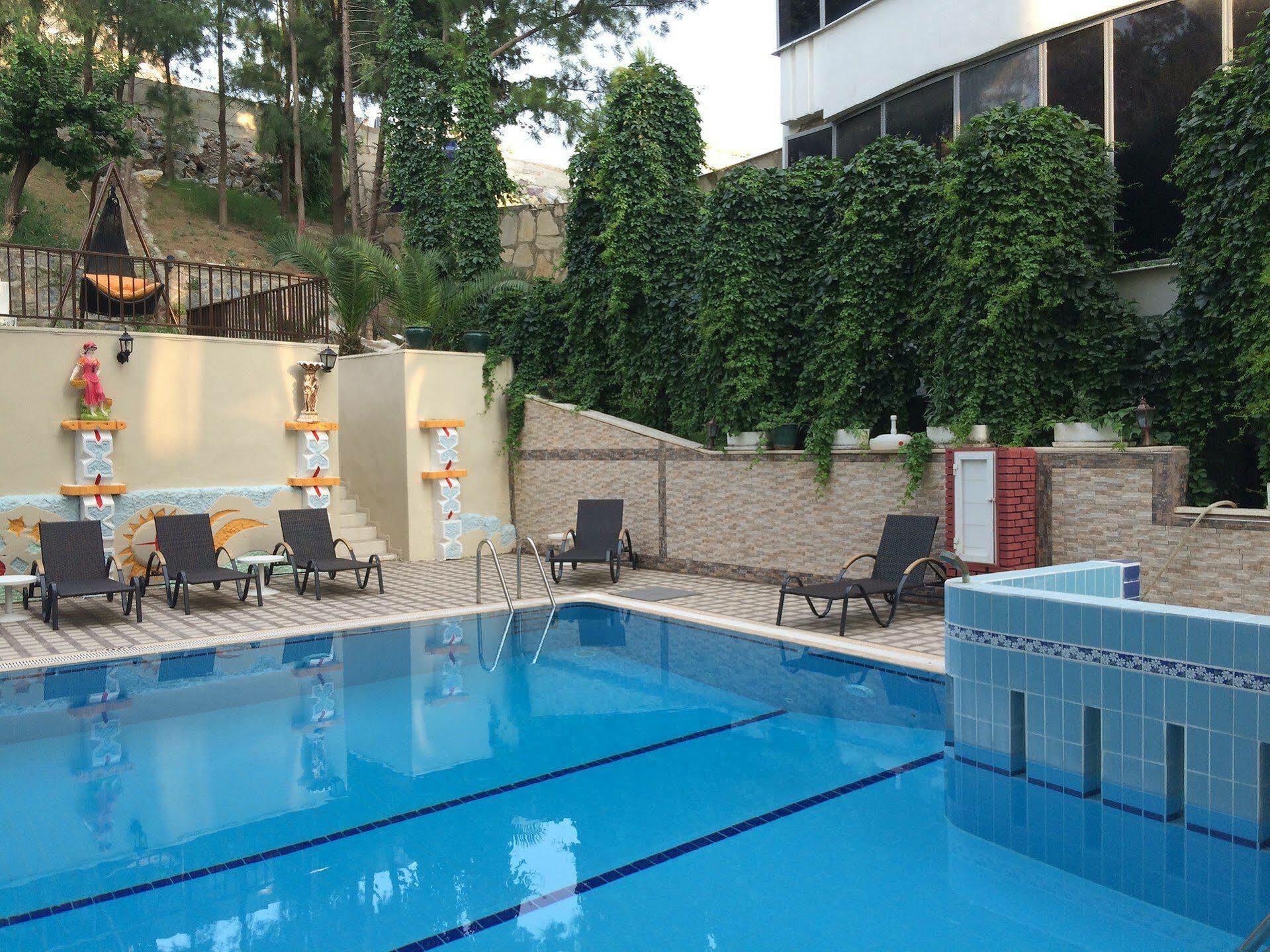 Saturn Hotel كوشاداسيه المظهر الخارجي الصورة