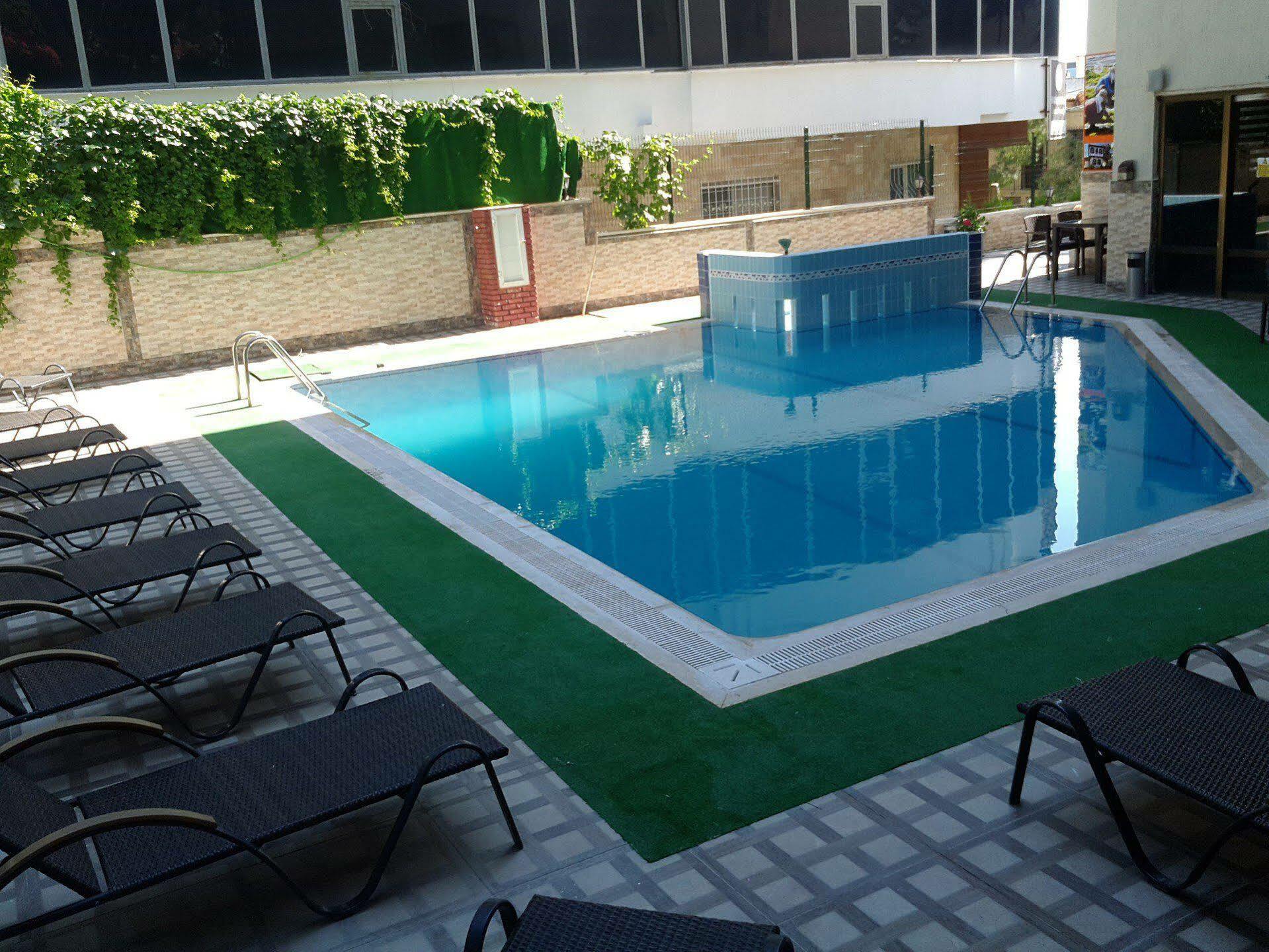 Saturn Hotel كوشاداسيه المظهر الخارجي الصورة